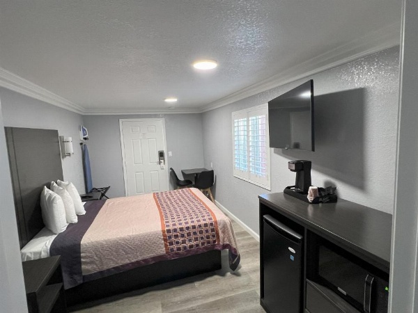 Sea Garden Motel image 12