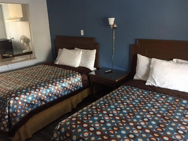 Sea Garden Motel image 16