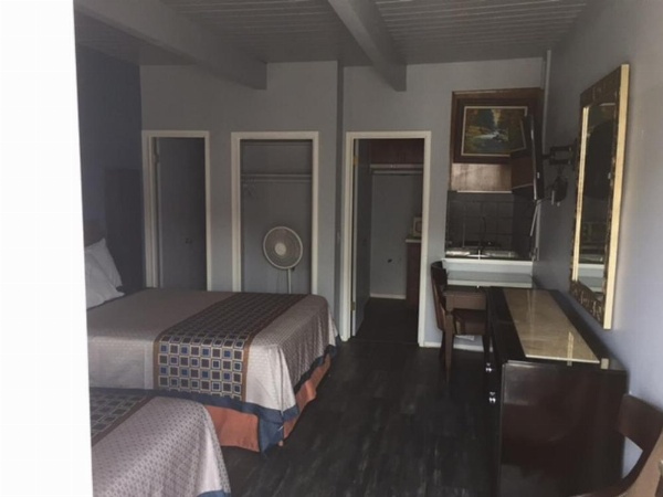 Sea Garden Motel image 20