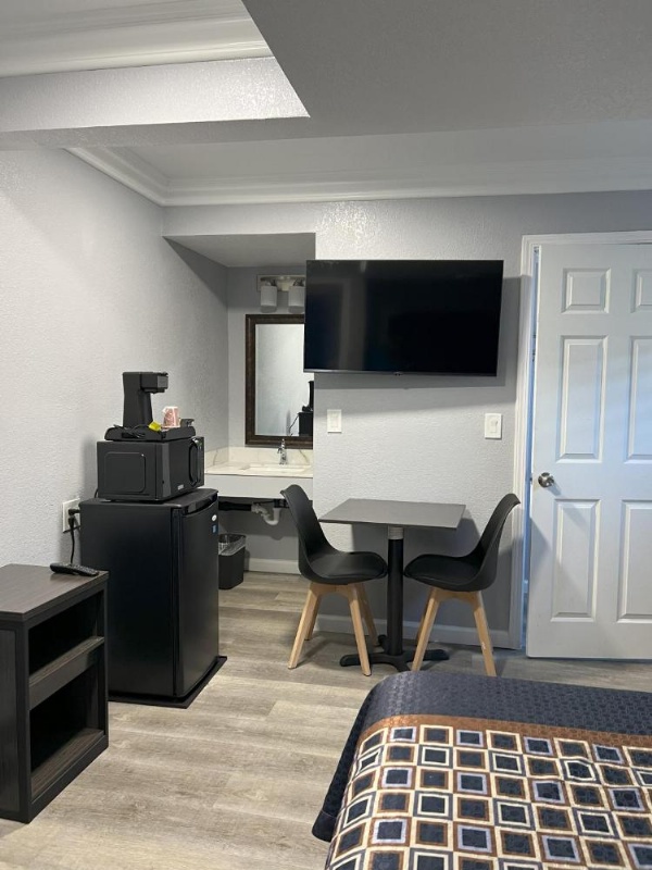 Sea Garden Motel image 9